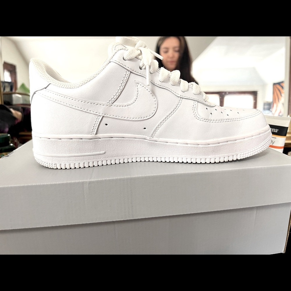 Womens Nike Air Force 1 Sneakers 9.5